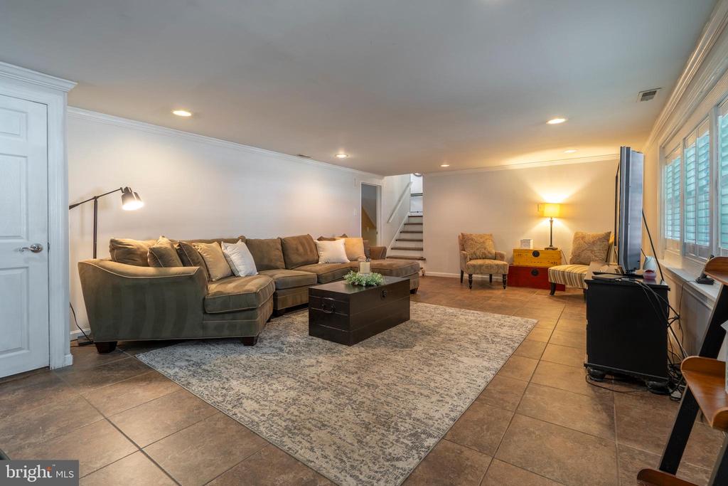 261 FAIRHILL DRIVE