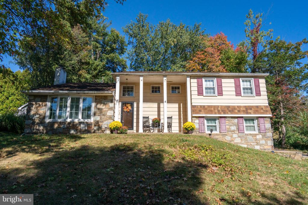 261 FAIRHILL DRIVE