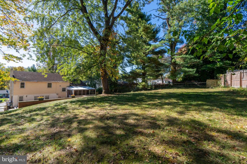 261 FAIRHILL DRIVE