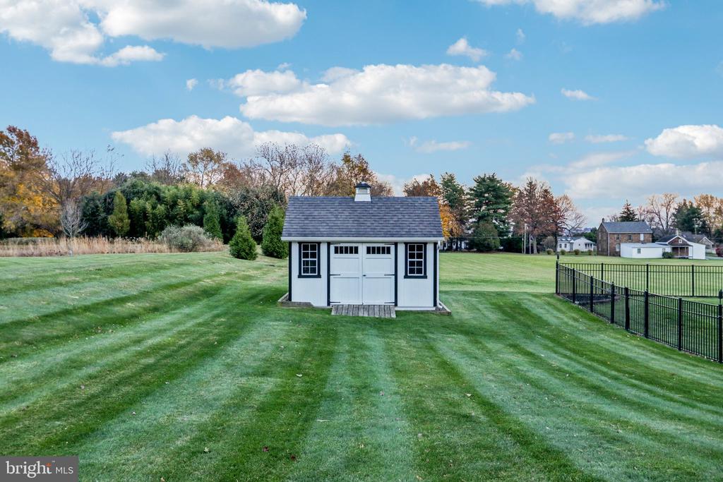 433 ELIZABETH WAY