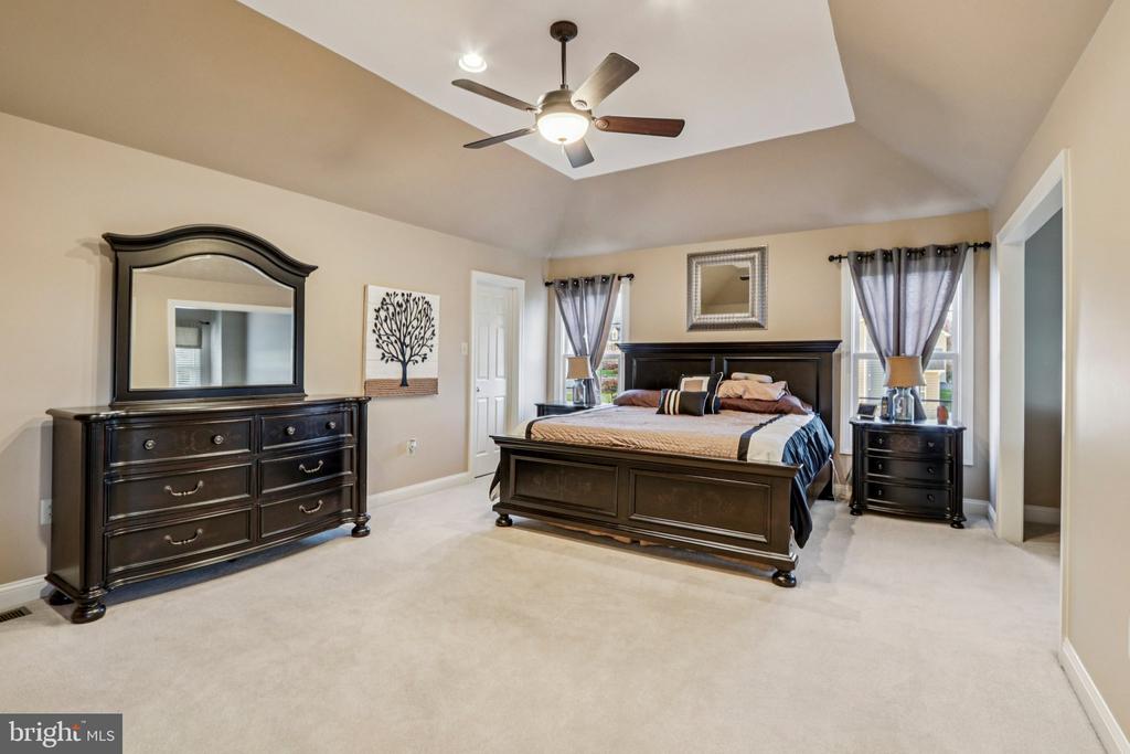 433 ELIZABETH WAY