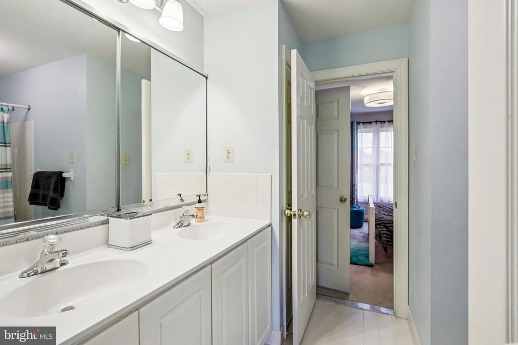 433 ELIZABETH WAY