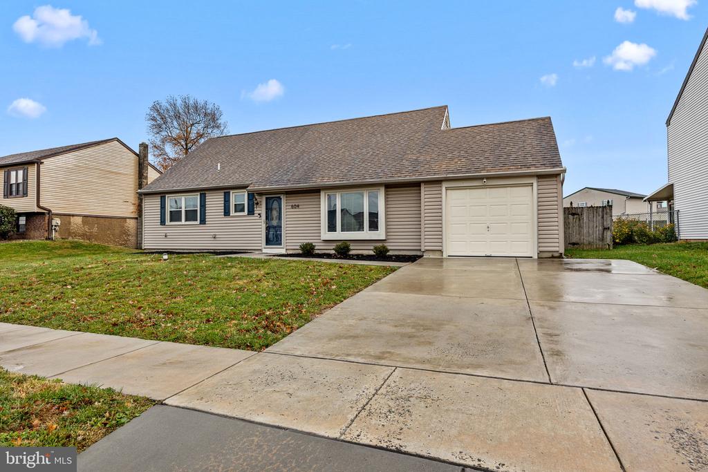 604 IVA LANE
