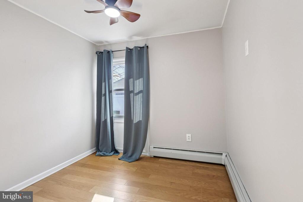 11 CRIMSON KING LANE