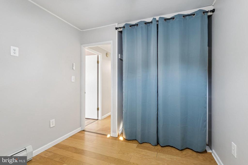 11 CRIMSON KING LANE