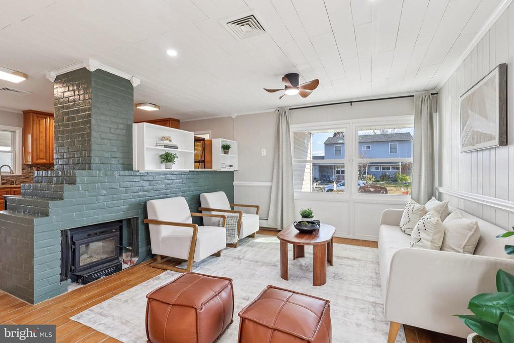 11 CRIMSON KING LANE