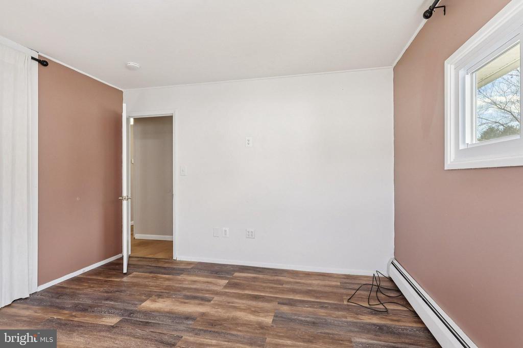 11 CRIMSON KING LANE