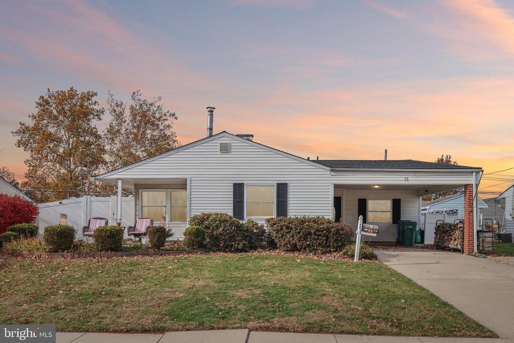 11 CRIMSON KING LANE