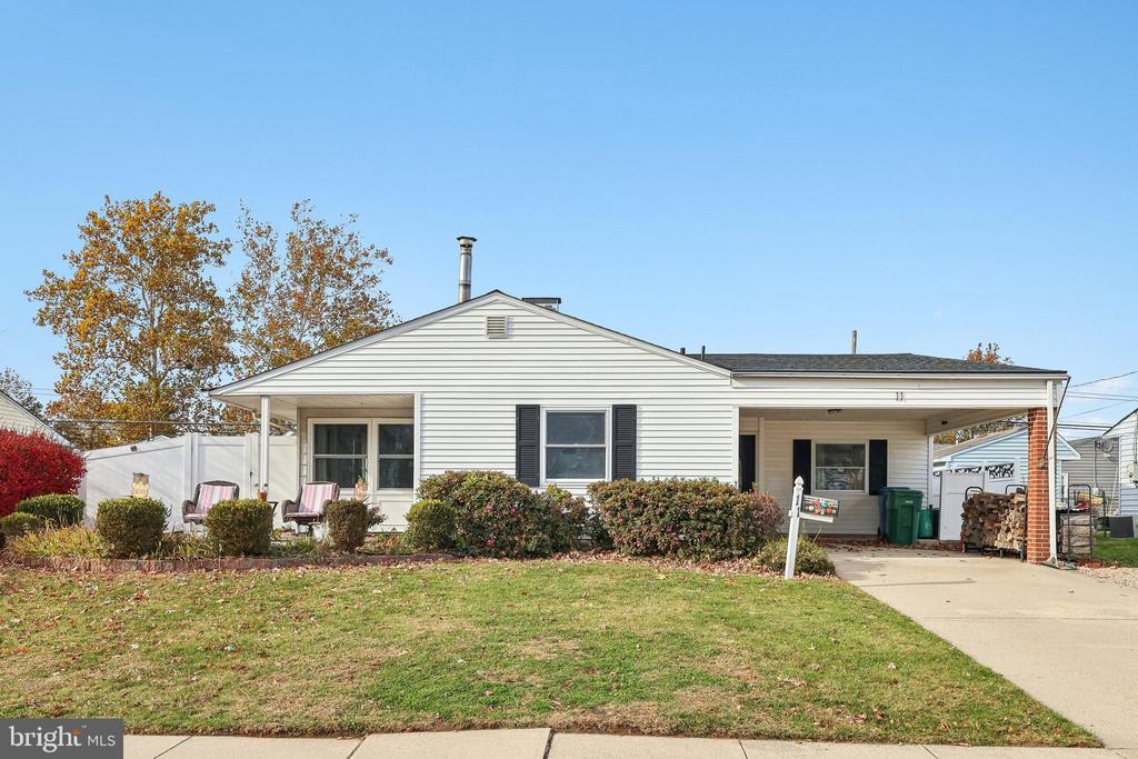11 CRIMSON KING LANE