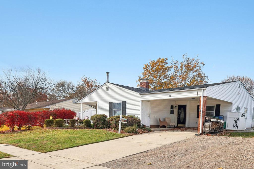 11 CRIMSON KING LANE