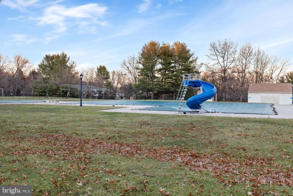 387 INDEPENDENCE DRIVE