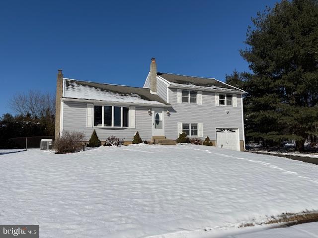 812 LILLIAN LANE