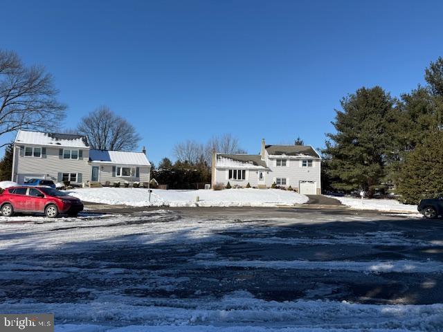 812 LILLIAN LANE