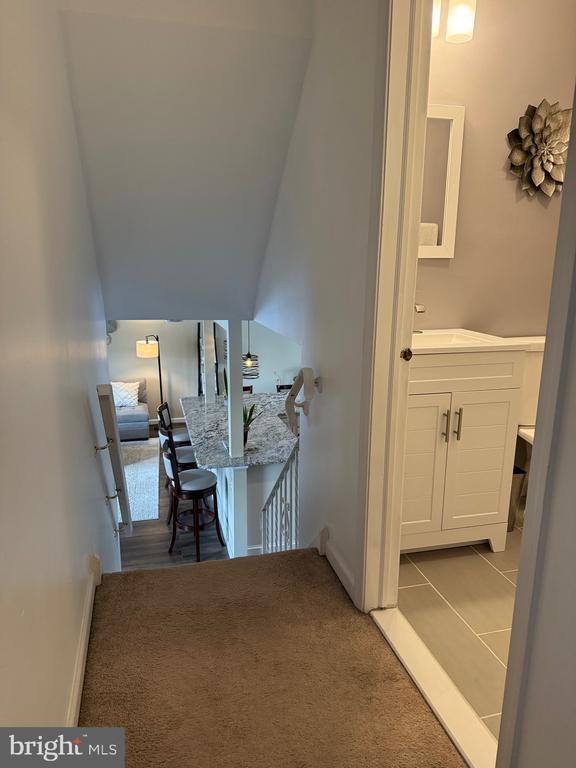 812 LILLIAN LANE