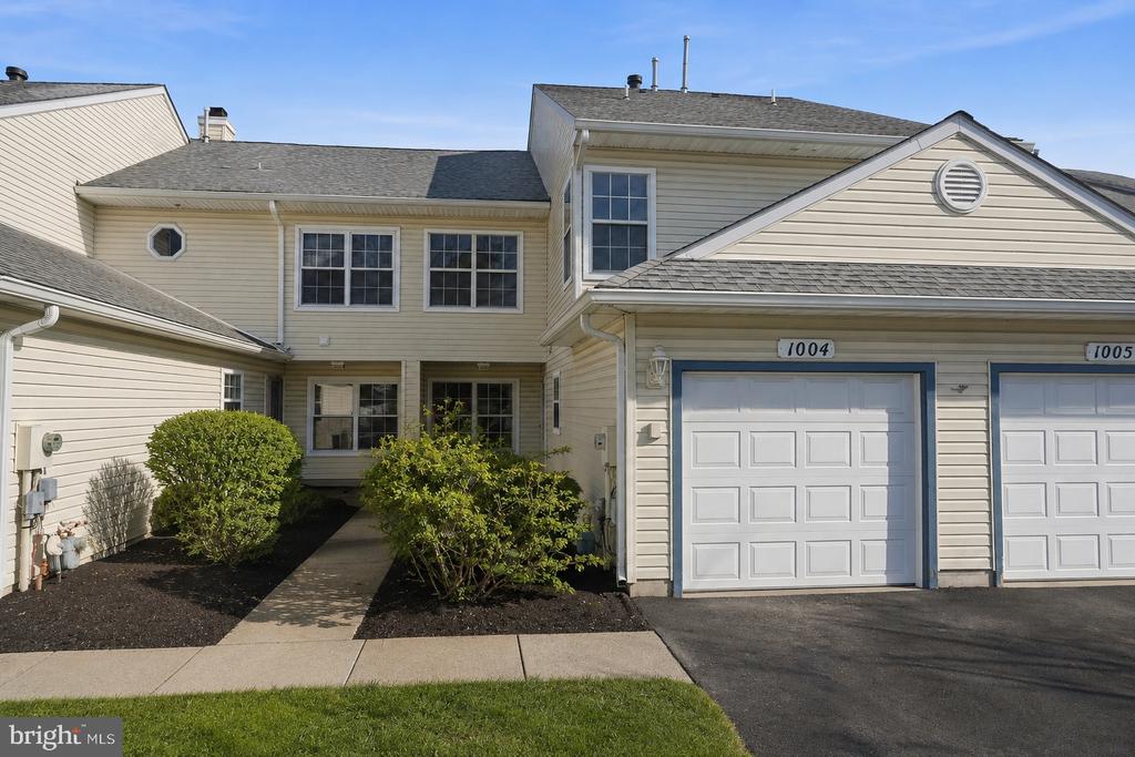 1004 WATERFORD ROAD