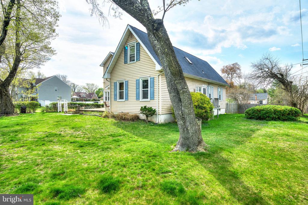 2194 HARMONY LANE