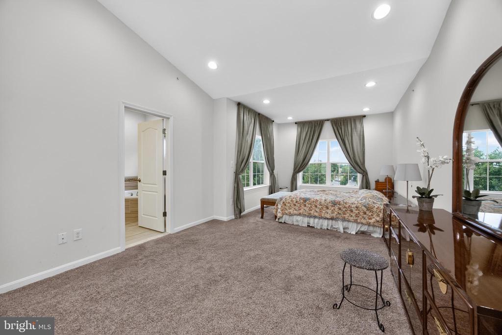 2314 MACIS CIRCLE