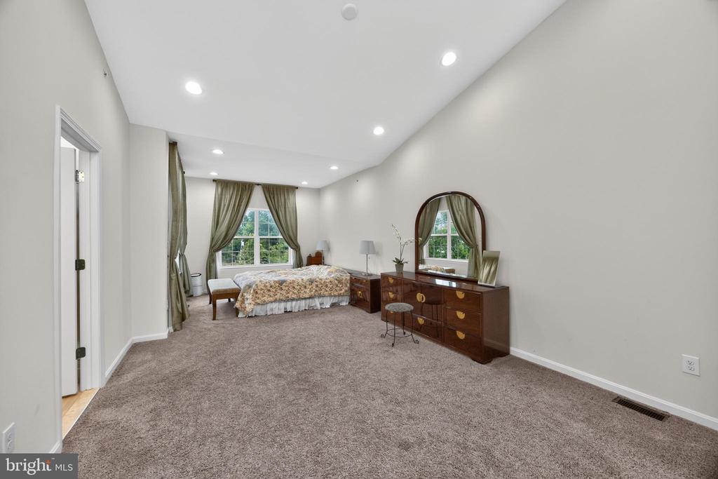 2314 MACIS CIRCLE