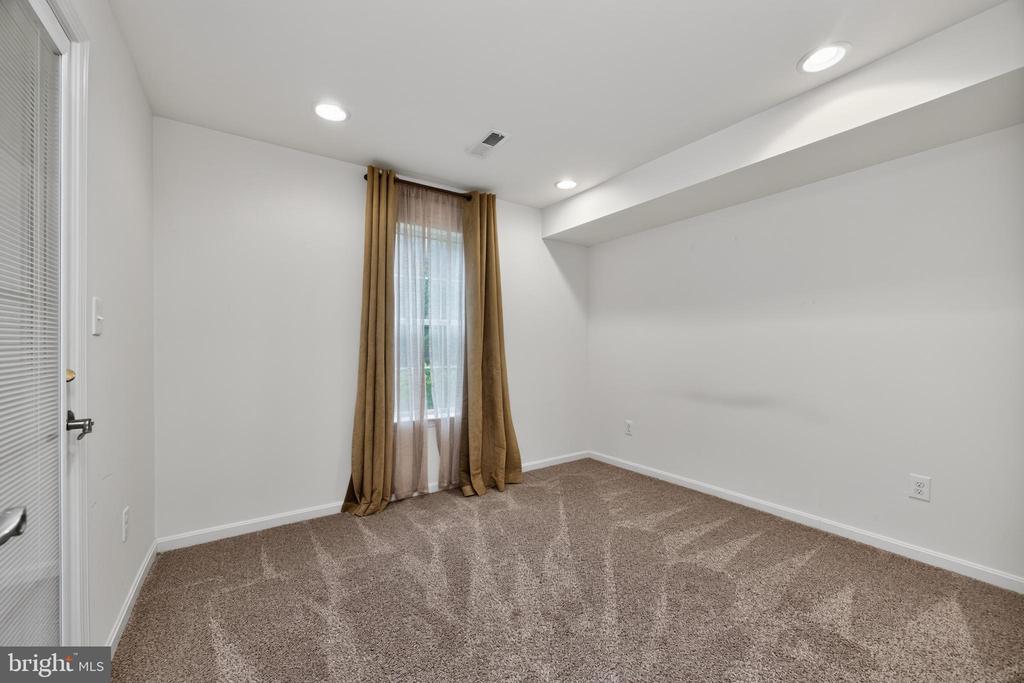 2314 MACIS CIRCLE