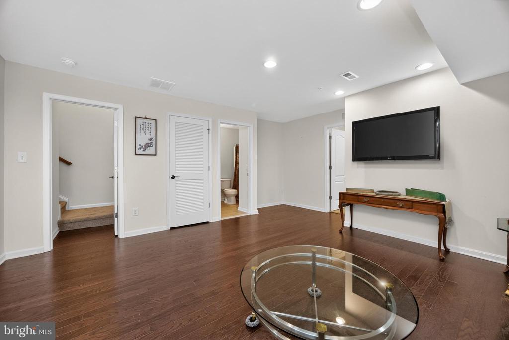 2314 MACIS CIRCLE