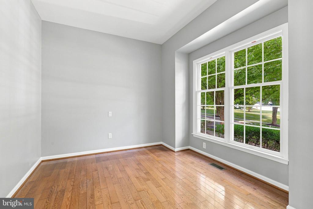 406 DORNISHWOOD PLACE