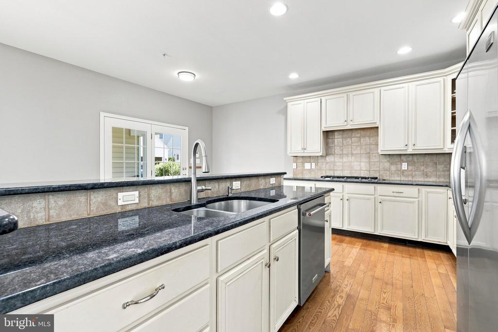 406 DORNISHWOOD PLACE