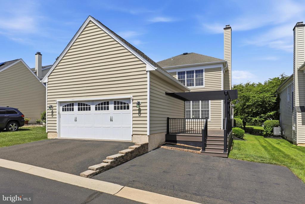 406 DORNISHWOOD PLACE