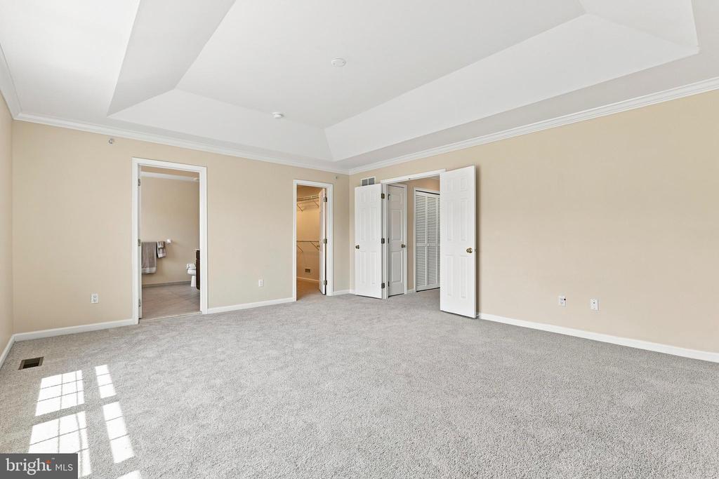 406 DORNISHWOOD PLACE