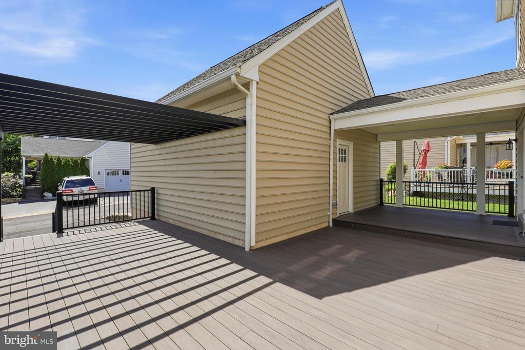 406 DORNISHWOOD PLACE