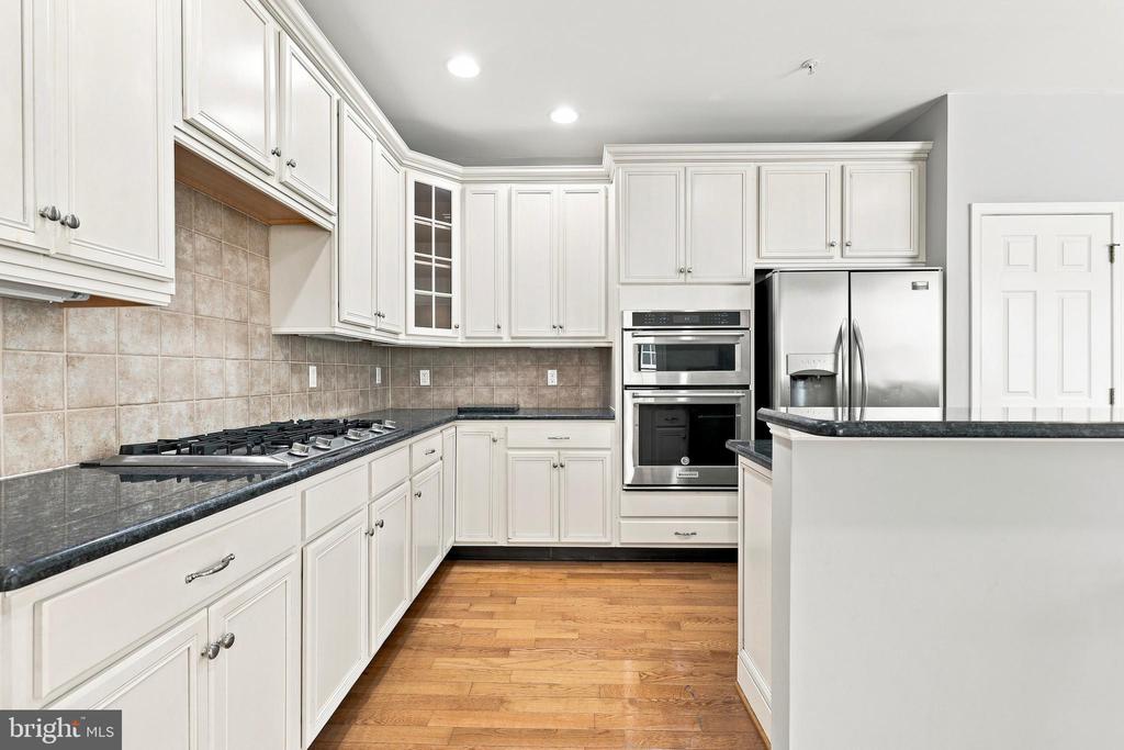 406 DORNISHWOOD PLACE