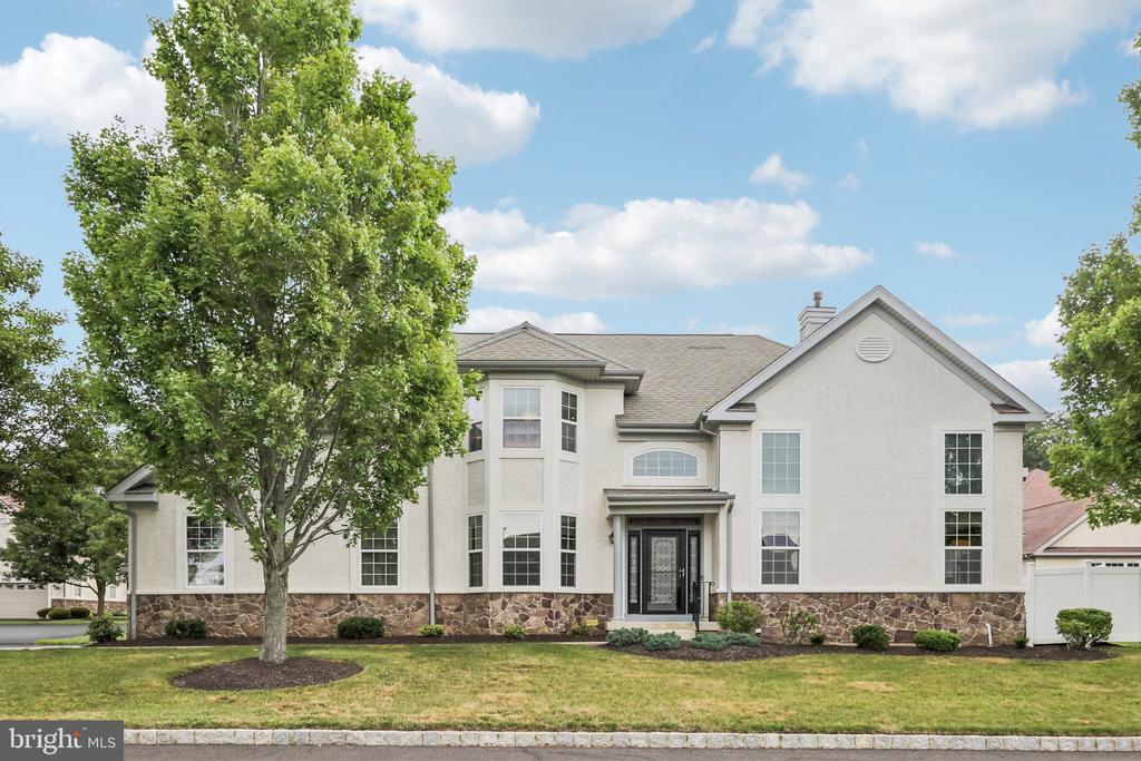 307 INGLETON COURT