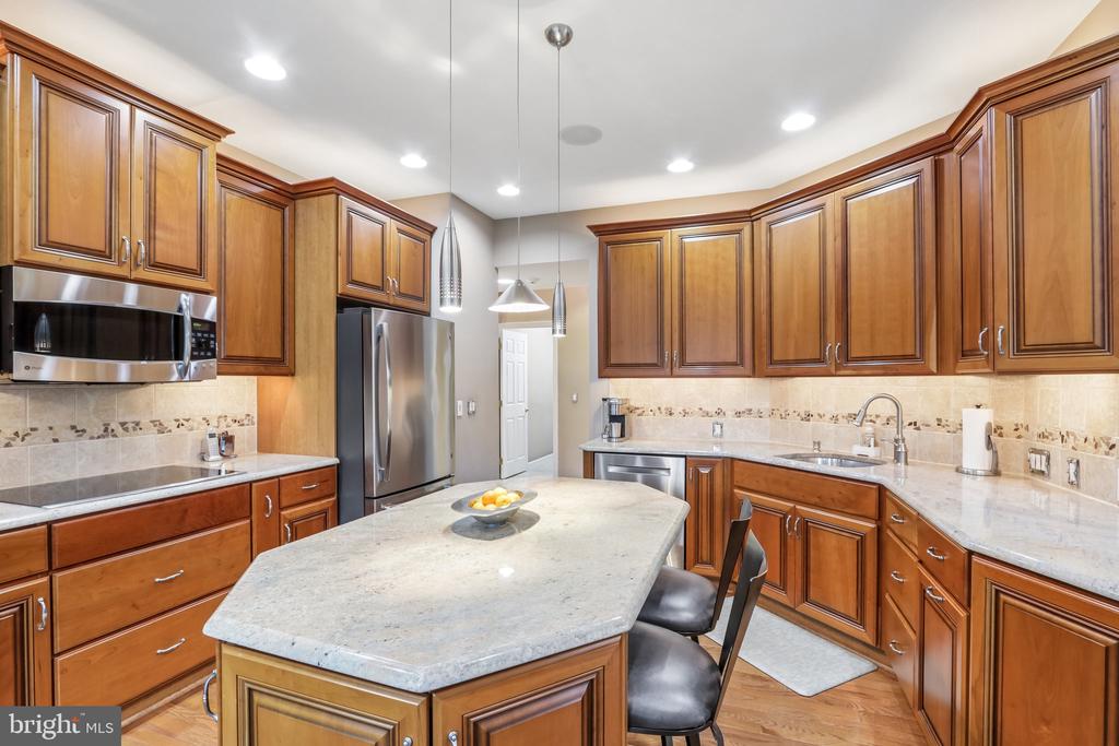 307 INGLETON COURT