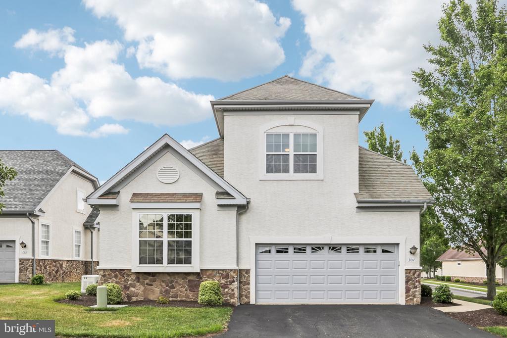 307 INGLETON COURT