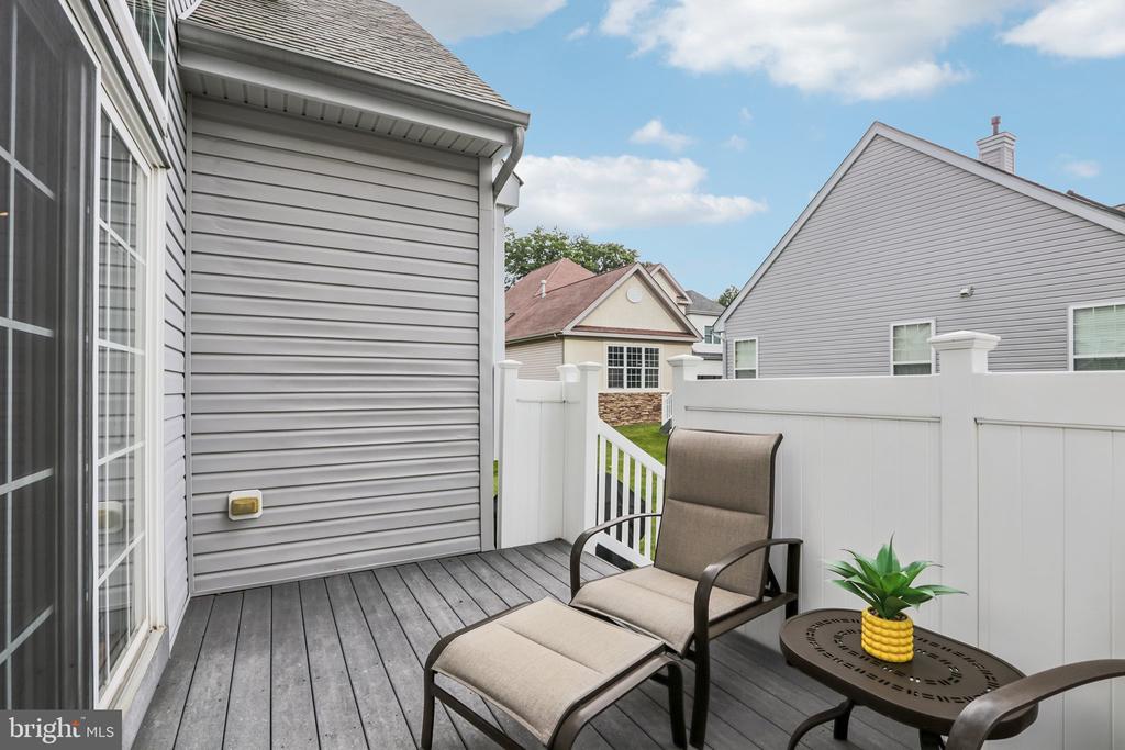 307 INGLETON COURT