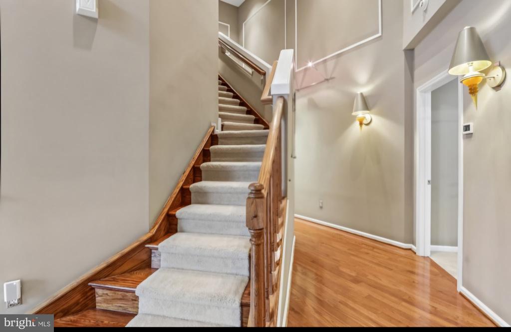 307 INGLETON COURT