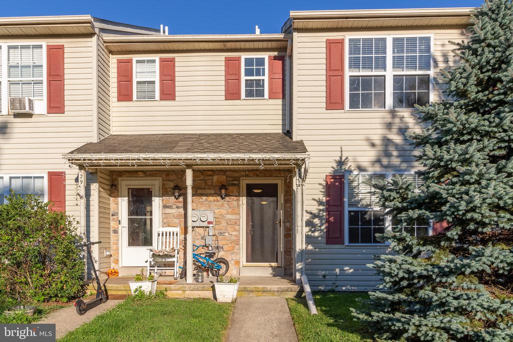 131 SUNNYSIDE LANE
