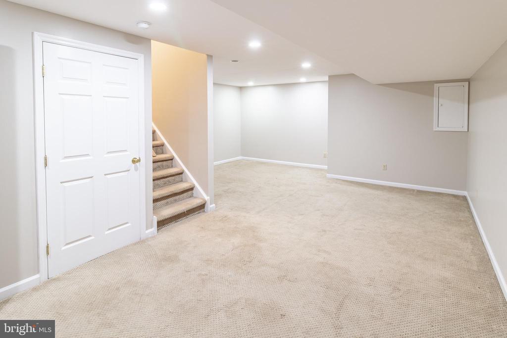 131 SUNNYSIDE LANE