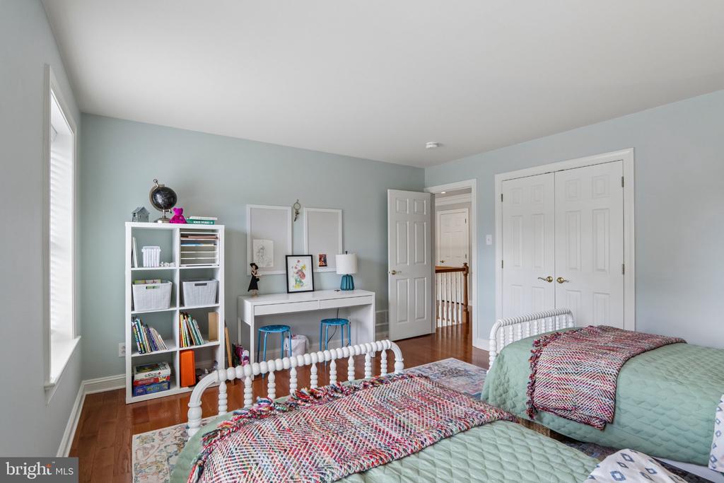 3696 COLDBROOK CIRCLE