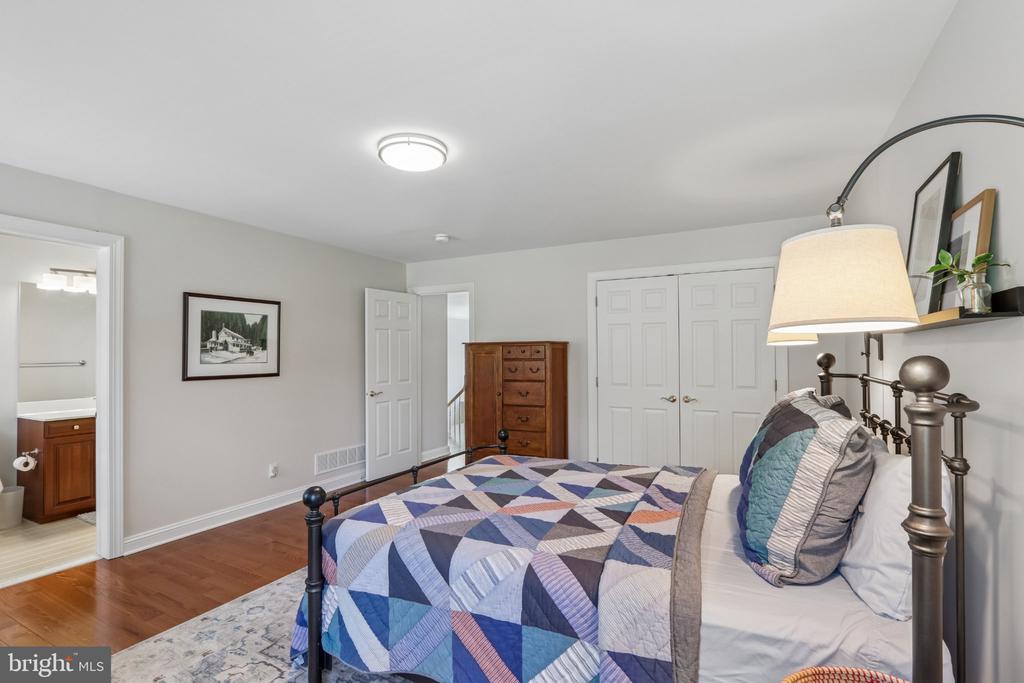 3696 COLDBROOK CIRCLE