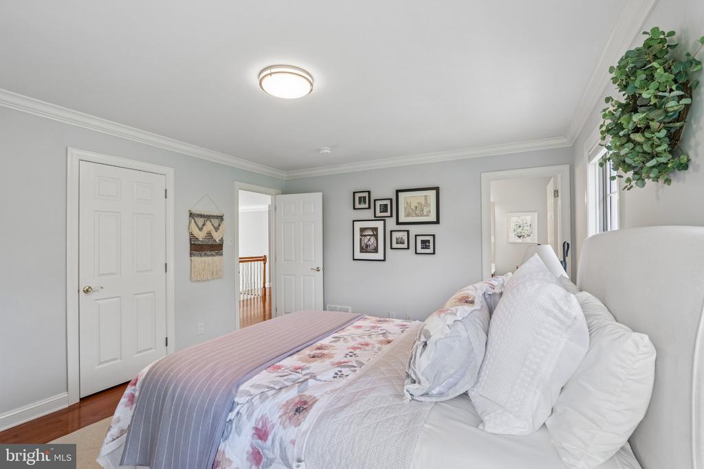 3696 COLDBROOK CIRCLE