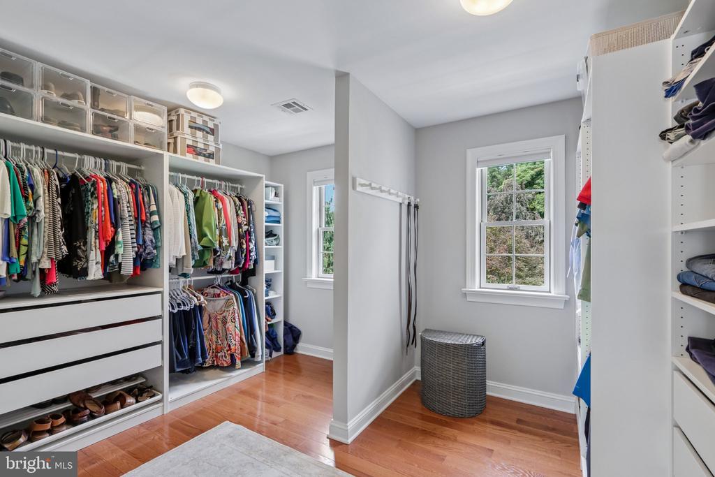 3696 COLDBROOK CIRCLE