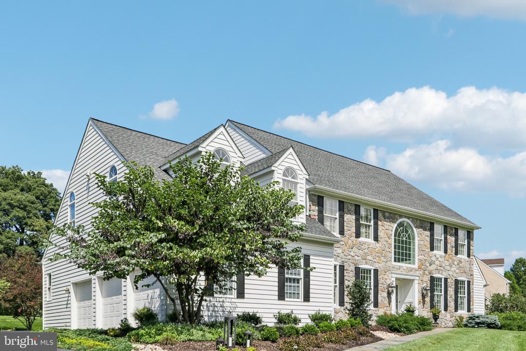 3696 COLDBROOK CIRCLE