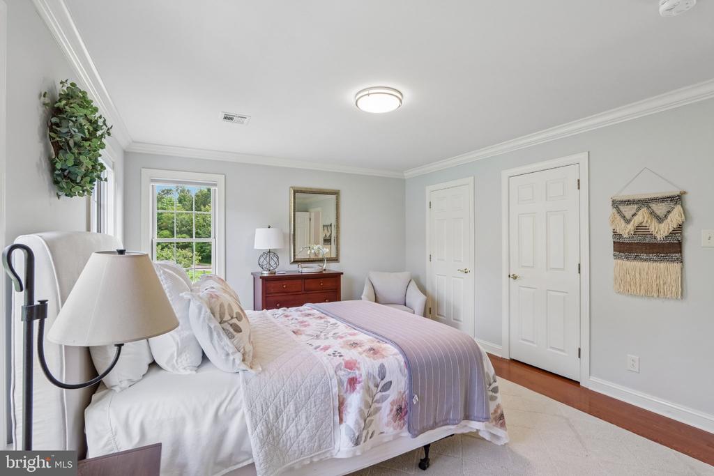 3696 COLDBROOK CIRCLE