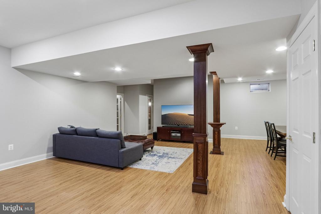 3696 COLDBROOK CIRCLE