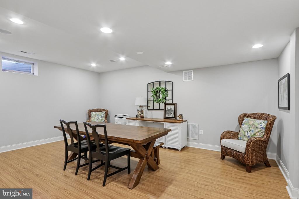 3696 COLDBROOK CIRCLE