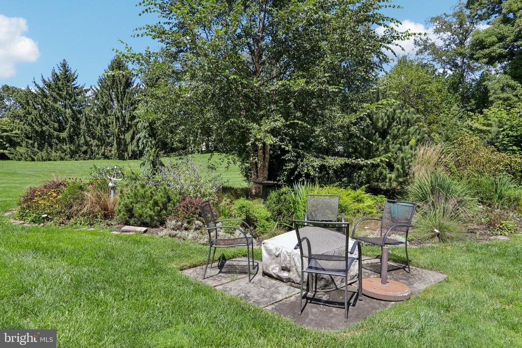 3696 COLDBROOK CIRCLE