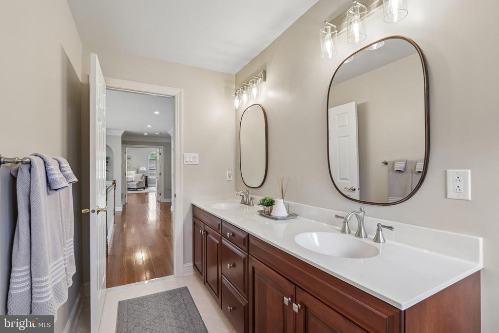3696 COLDBROOK CIRCLE