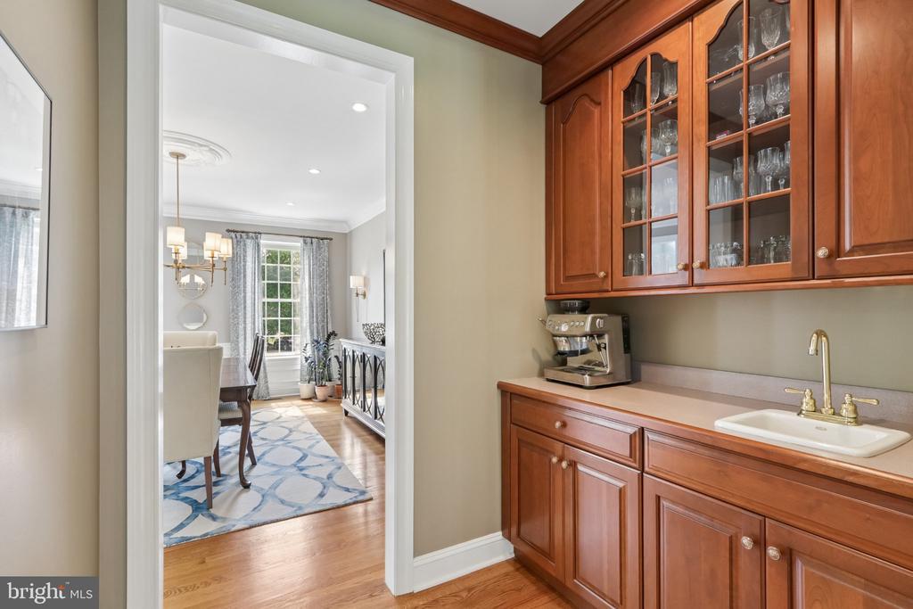 3696 COLDBROOK CIRCLE