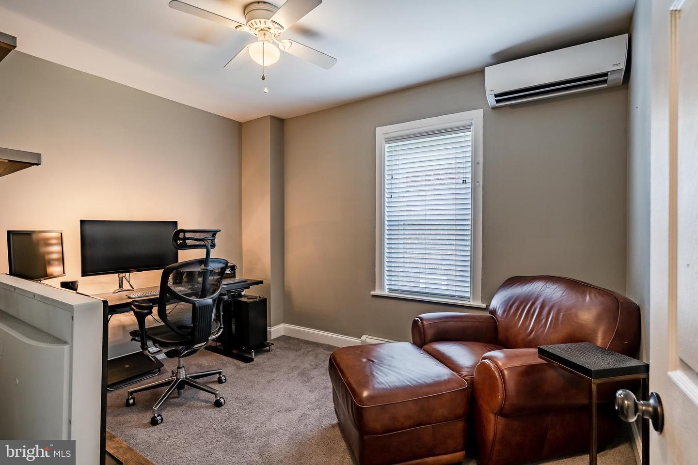 138 W Main St