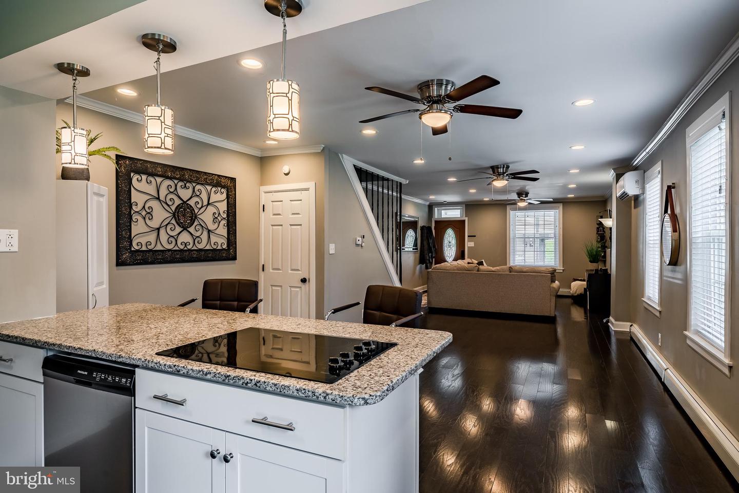 138 W Main St